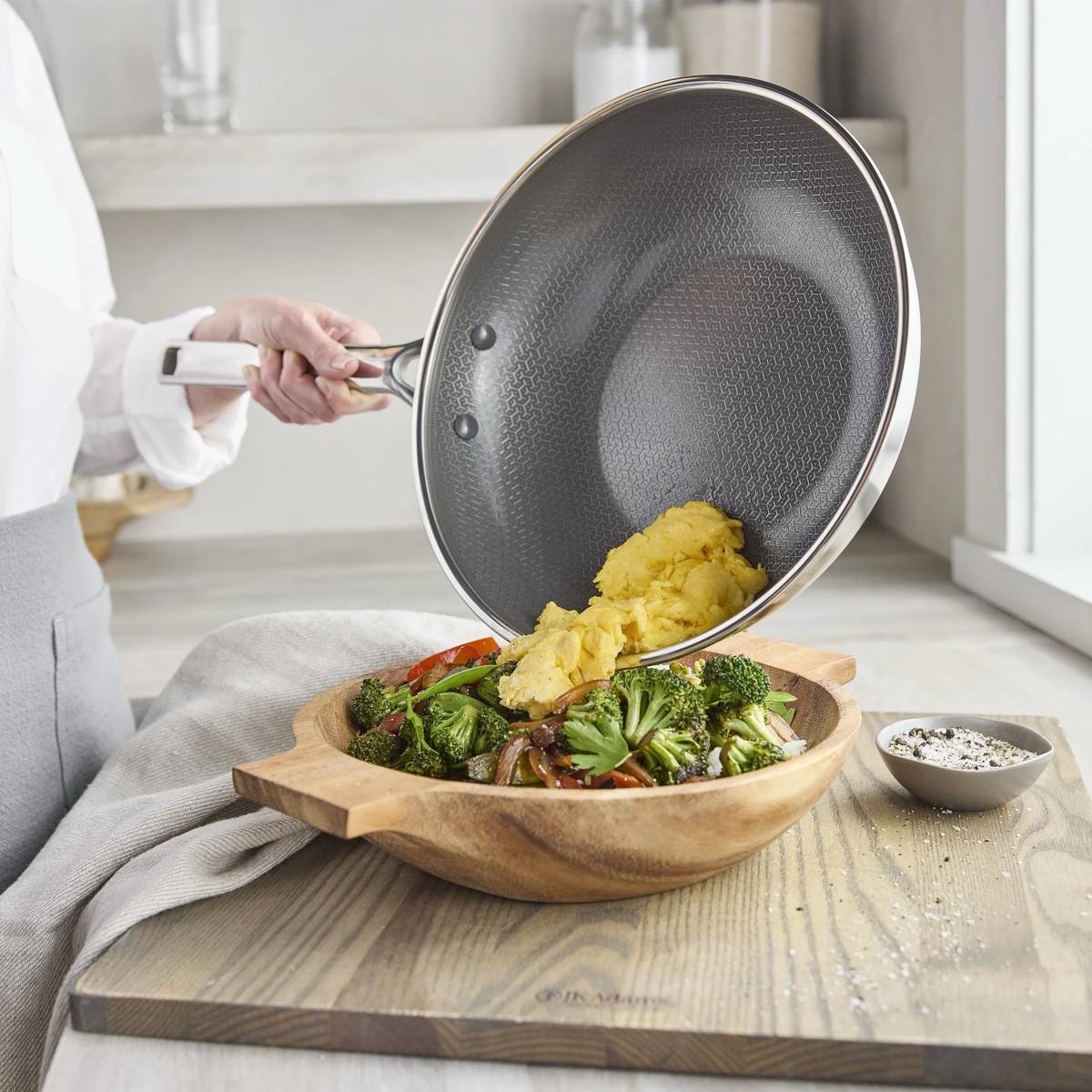 GreenPan APEX Nerezová pánev Wok, 28 cm