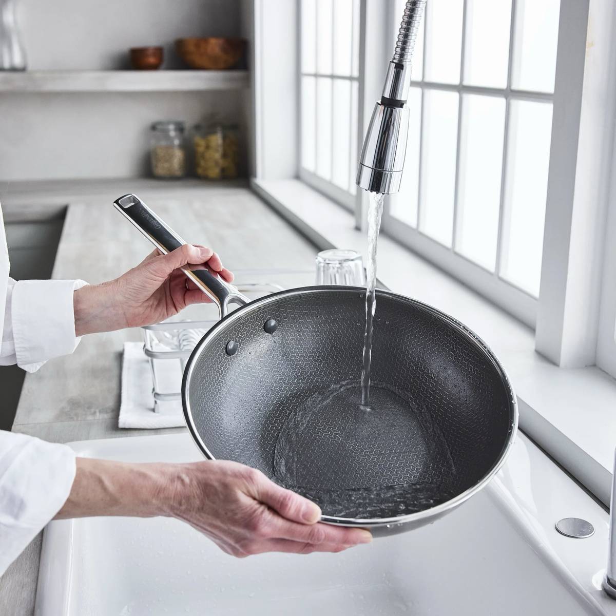 GreenPan APEX Nerezová pánev Wok, 28 cm