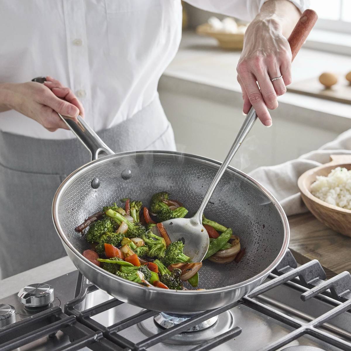 GreenPan APEX Nerezová pánev Wok, 28 cm