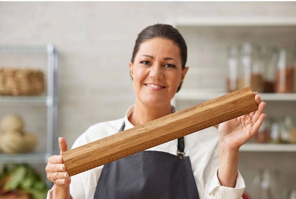 Blomsterbergs Dubové pravítko 51x6,5x1,5cm