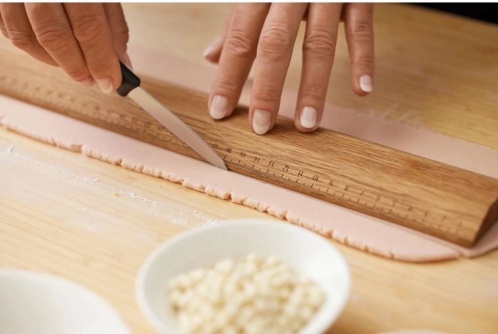 Blomsterbergs Dubové pravítko 51x6,5x1,5cm