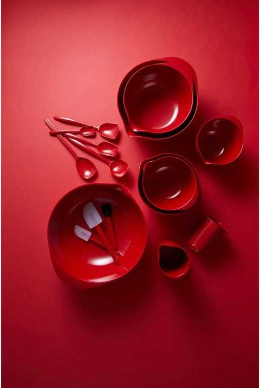 Rosti Kuchyňská stěrka na těsto Classic S Red