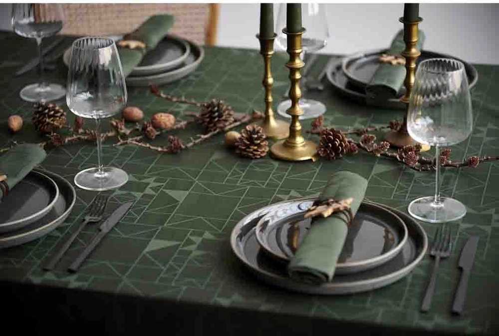 Södahl Kuchyňský ubrus 140x270 Star Damask Forest green