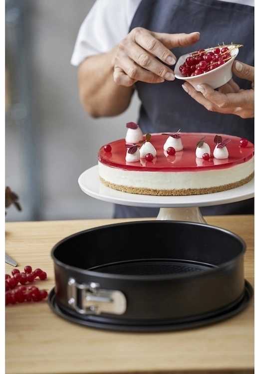 Blomsterbergs Forma na dort 24 cm Steel