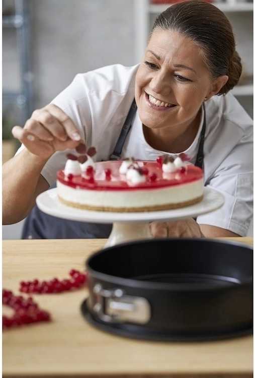 Blomsterbergs Forma na dort 28 cm Steel