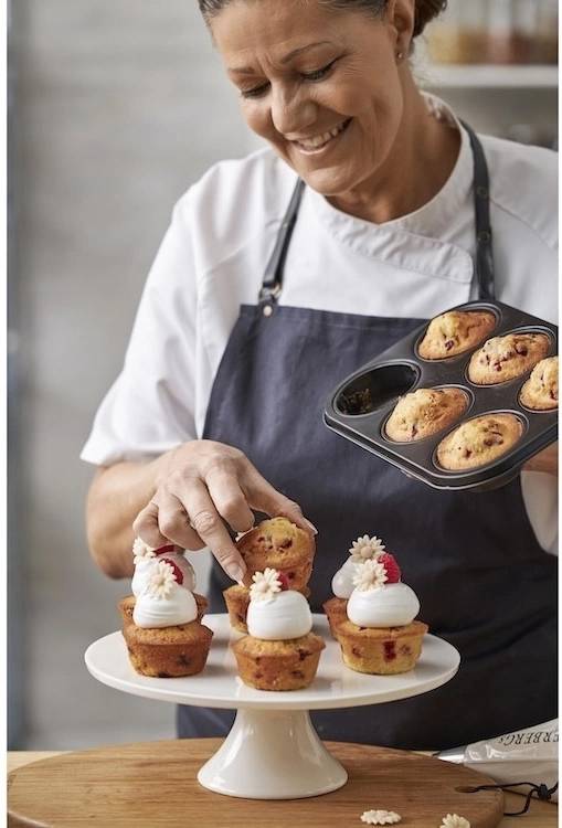 Blomsterbergs Kovová forma na muffiny Latte 27x18,5x3 cm