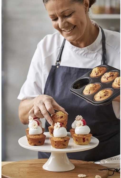 Blomsterbergs Kovová forma na muffiny Latte 27x18,5x3 cm