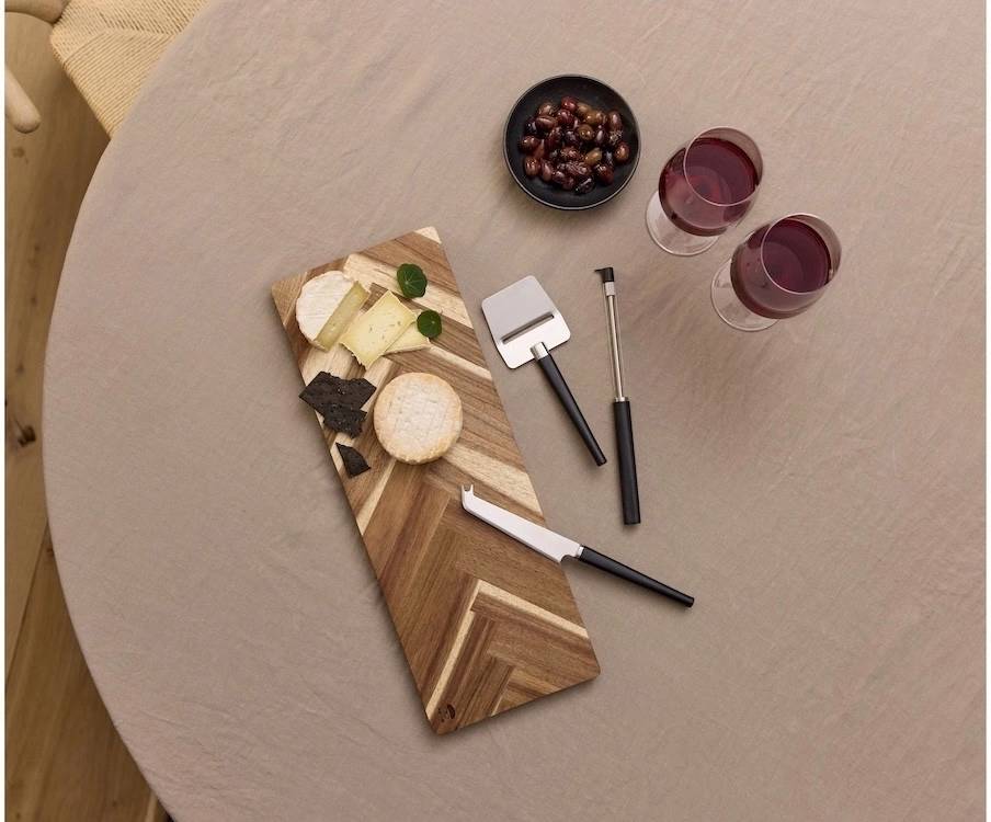 Holm Servírovací prkénko z akáciového dřeva 45x16,5x1,9 cm