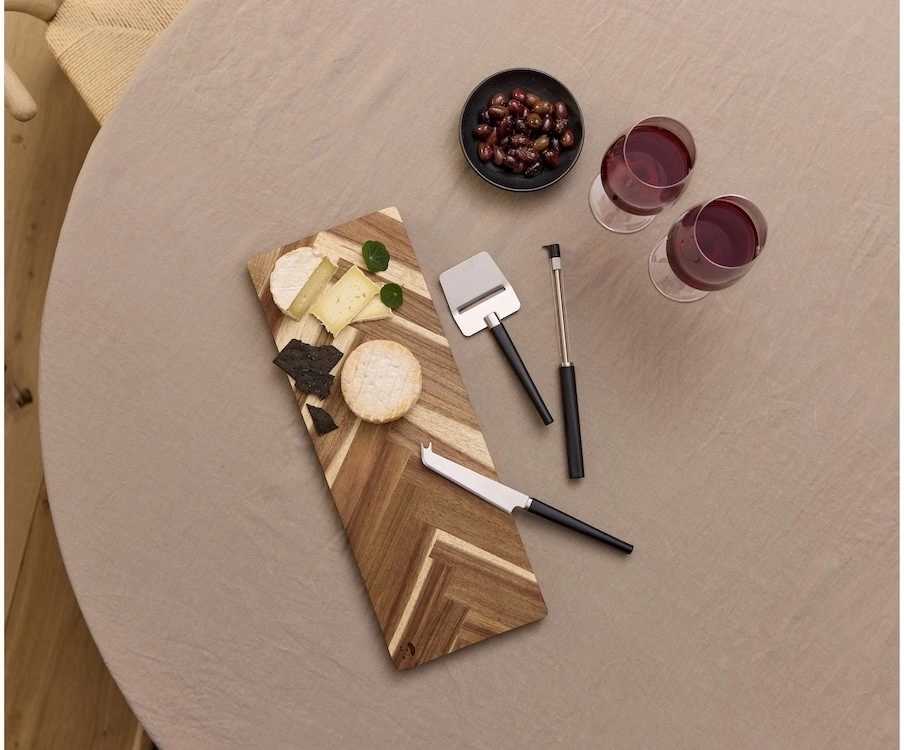 Holm Servírovací prkénko z akáciového dřeva 45x16,5x1,9 cm