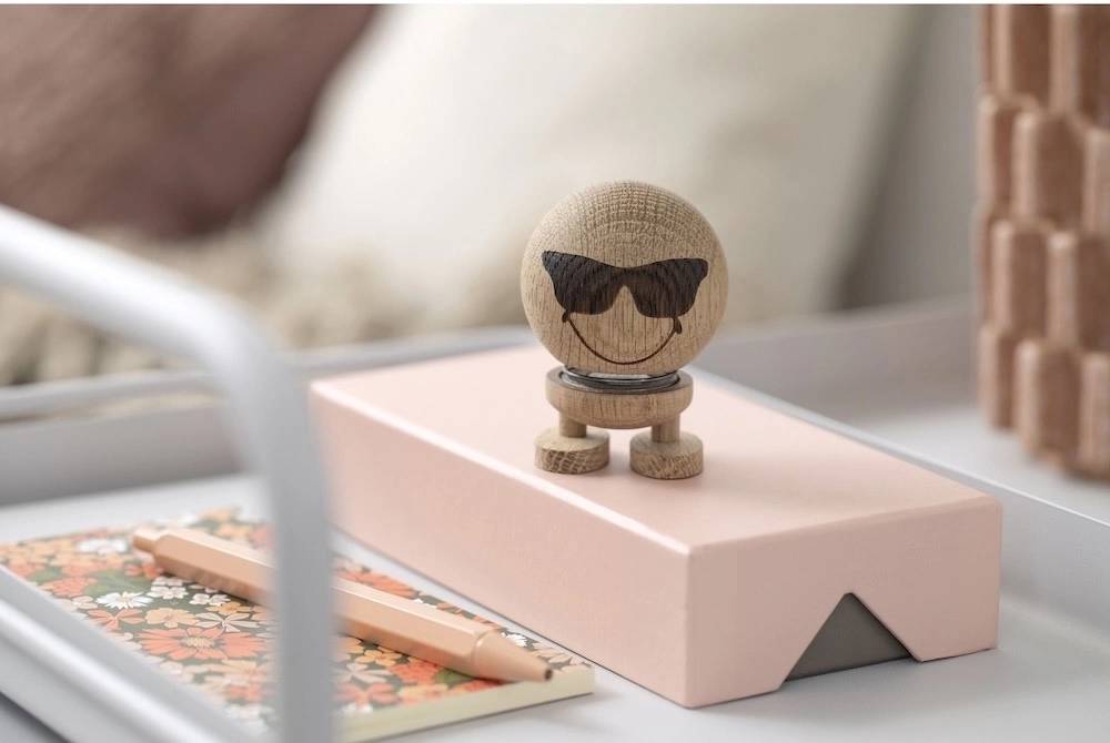 Hoptimist Figurka Hoptimist Smiley Cool S Neopracovaný dub