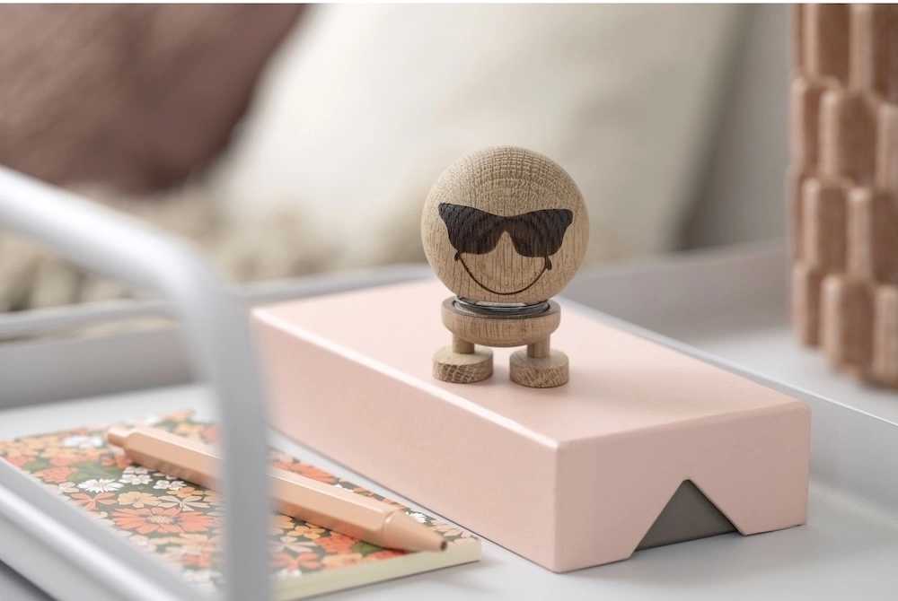 Hoptimist Figurka Hoptimist Smiley Cool S Neopracovaný dub