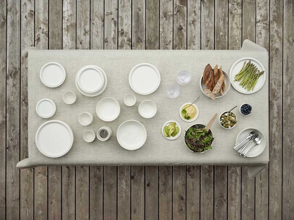 Zone Denmark Porcelánový mělký talíř 24 cm Eau Offwhite