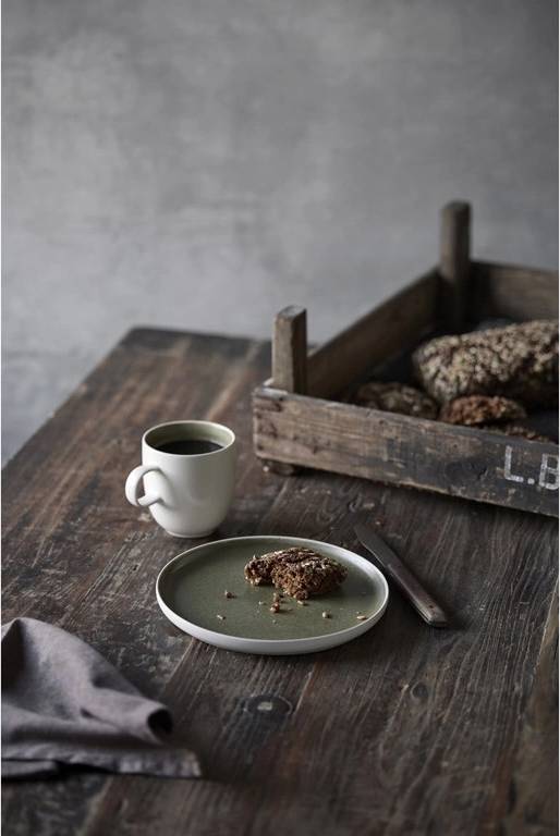 Studio Round Kameninový hrnek North 33 cl White/Matte Moss