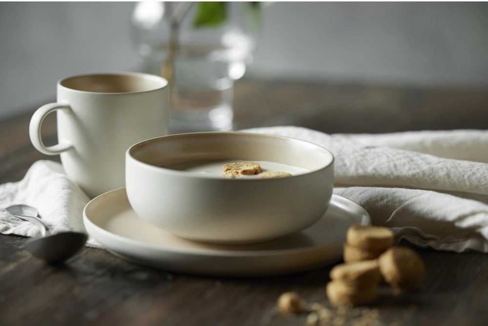 Studio Round Kameninový hrnek North 33 cl White/Matte Sand