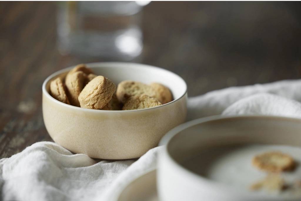 Studio Round Kameninová servírovací miska North 11 cm Matte Sand/White