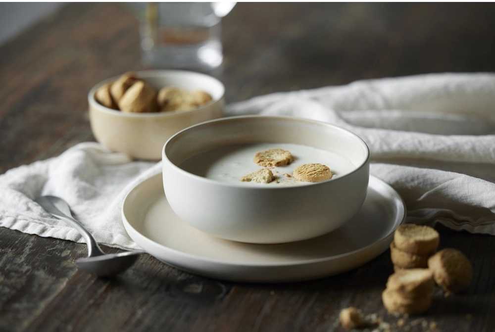 Studio Round Kameninová servírovací miska na polévku North 15 cm White/Matte Sand