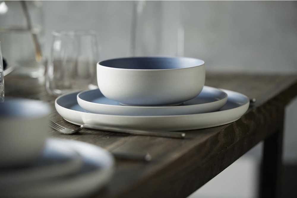 Studio Round Kameninový mělký talíř North 27 cm White/Matte River