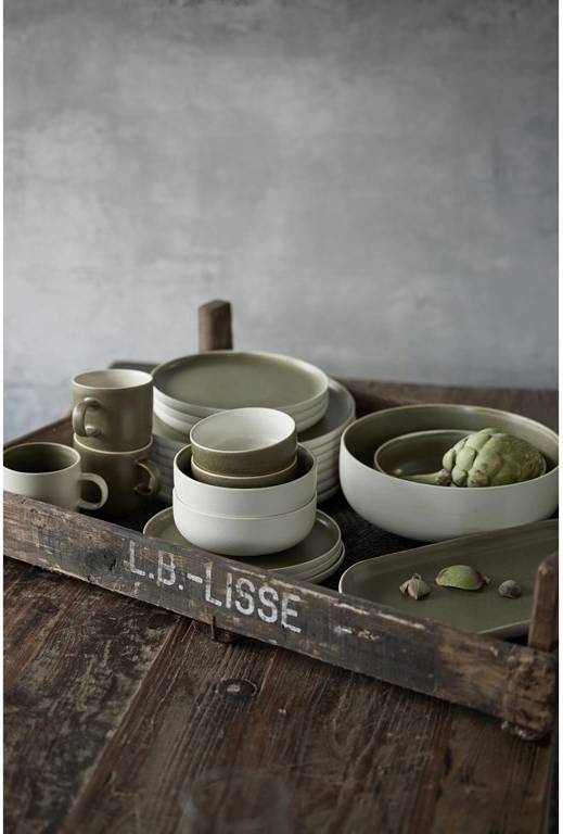 Studio Round Kameninový mělký talíř North 27 cm White/Matte Moss