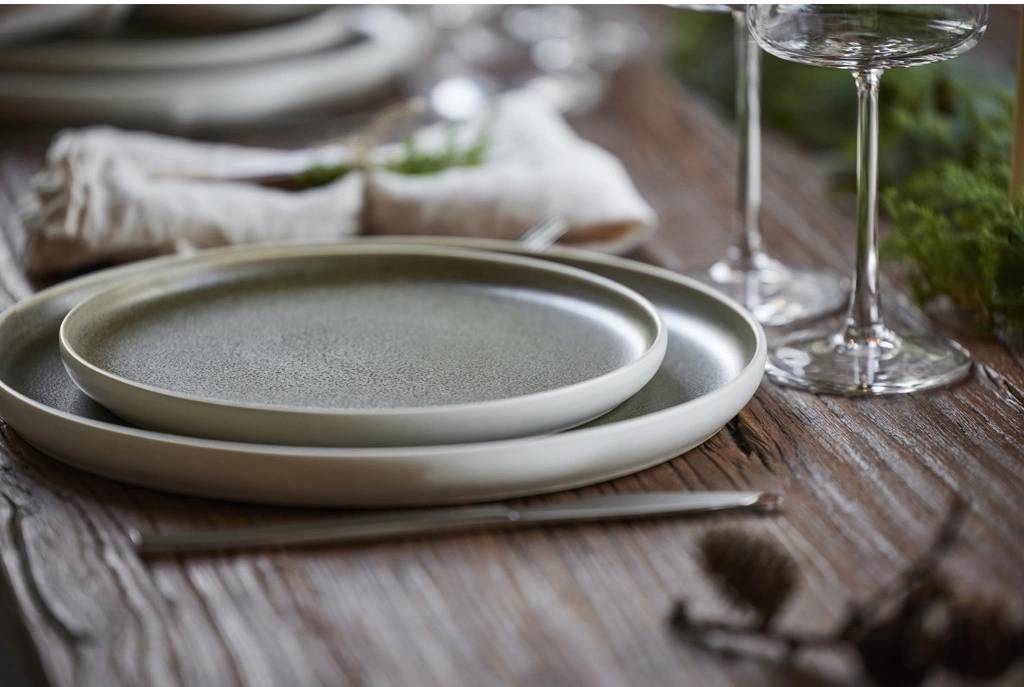 Studio Round Kameninový dezertní talíř North 21 cm White/Matte Moss