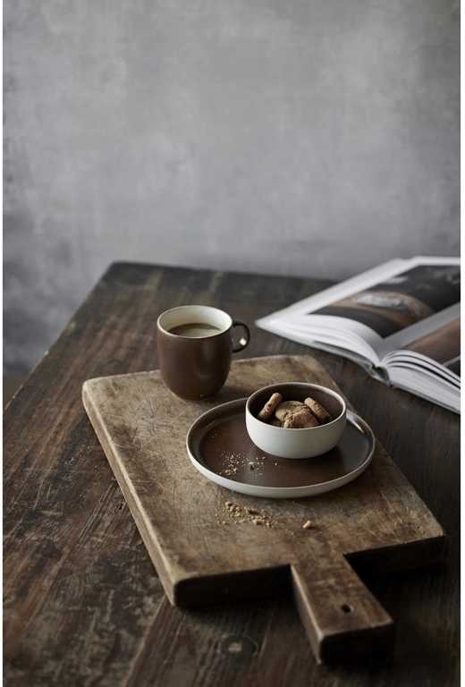 Studio Round Kameninový hrnek North 33 cl Matte Bark/White