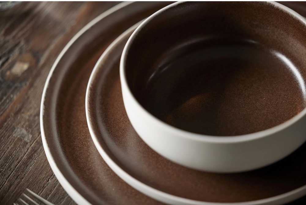 Studio Round Kameninový mělký talíř North 27 cm White/Matte Bark
