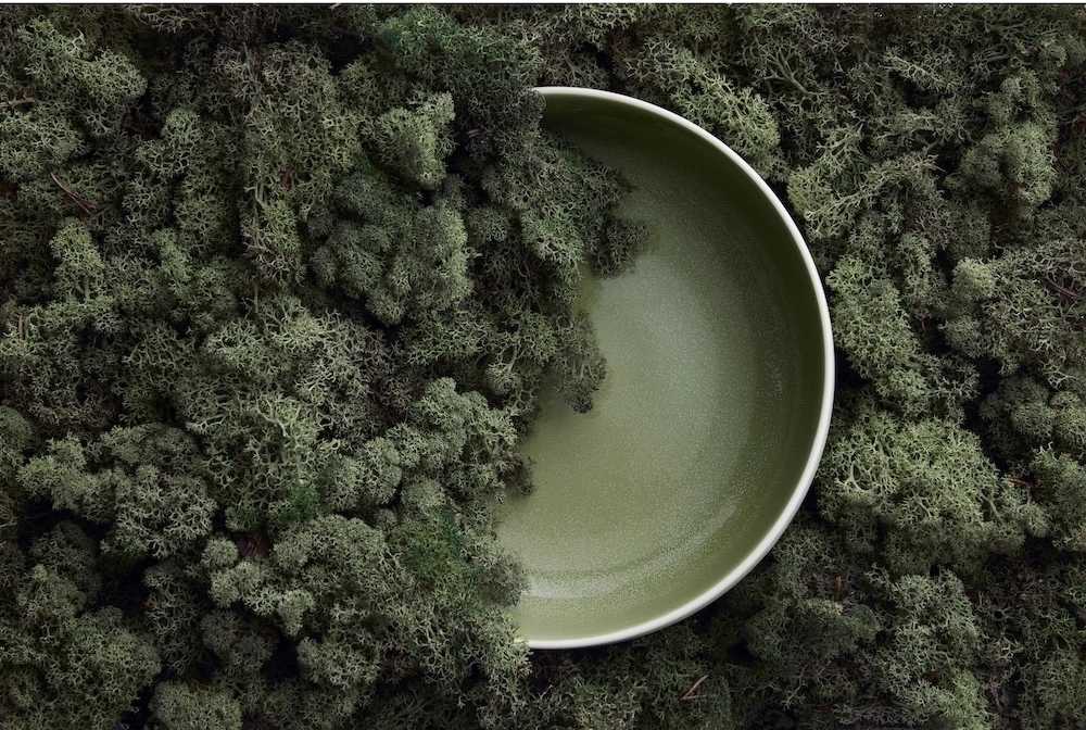 Studio Round Kameninová mísa na salát North 25 cm White/Shiny Moss