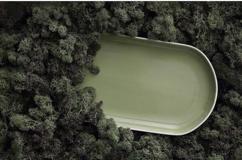 Studio Round Kameninový servírovací tác North 38 x 19 cm White/Shiny Moss