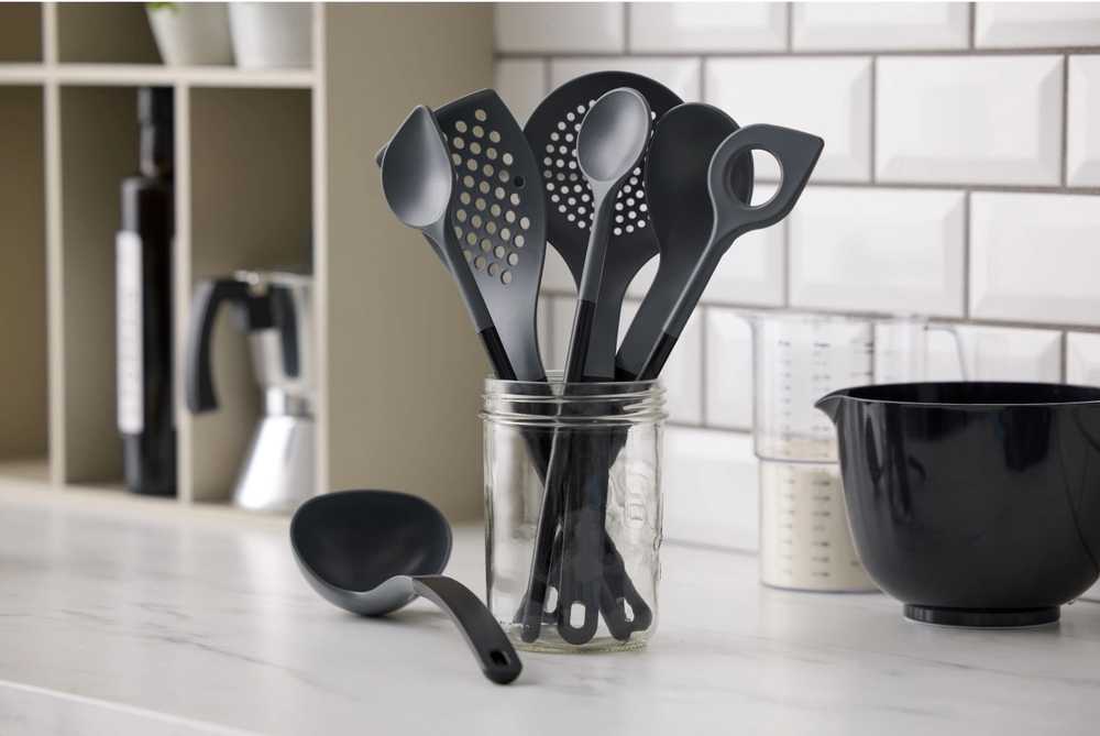 Rosti Kuchyňská míchací lžíce Optima 31 cm Black