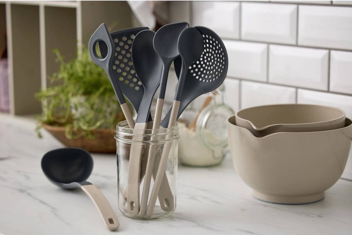Rosti Kuchyňská servírovací lžíce Optima 29 cm Humus