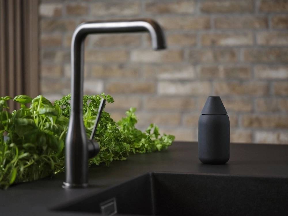 Zone Denmark Kuchyňský dávkovač mýdla Singles Black