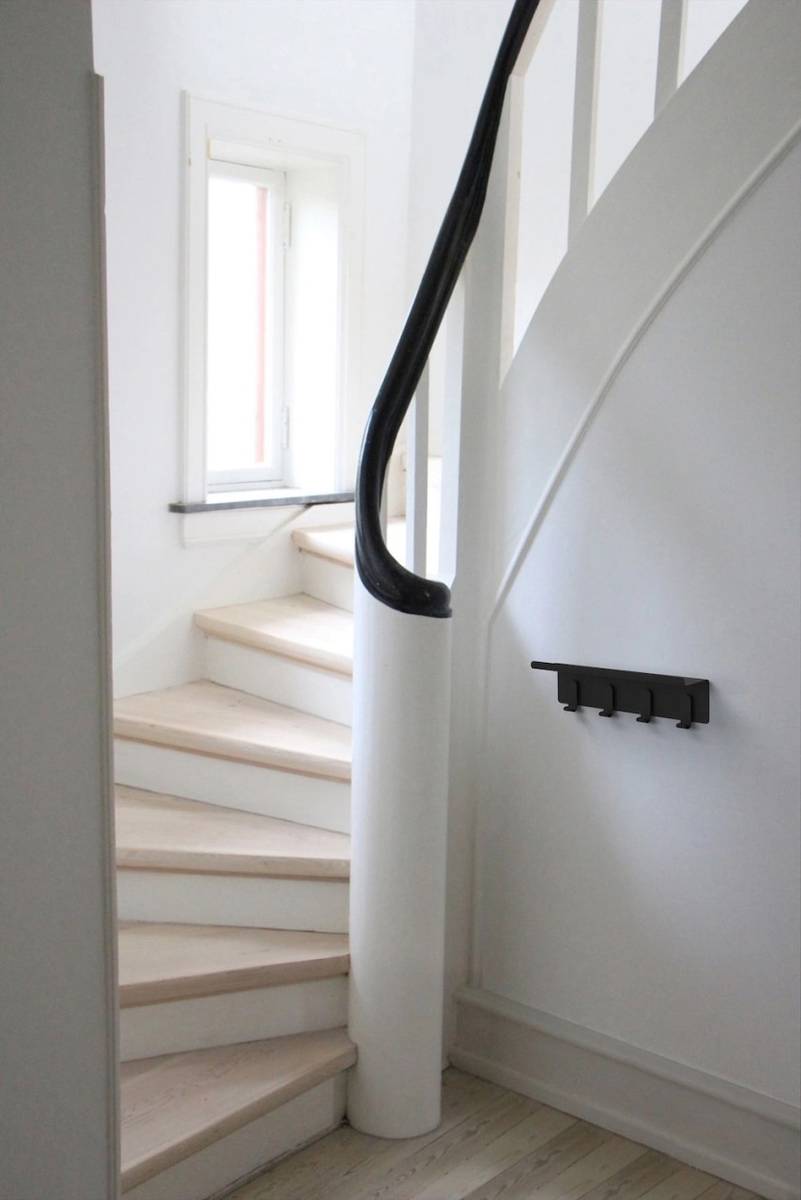 Zone Denmark Kovová police A-Hallway Black