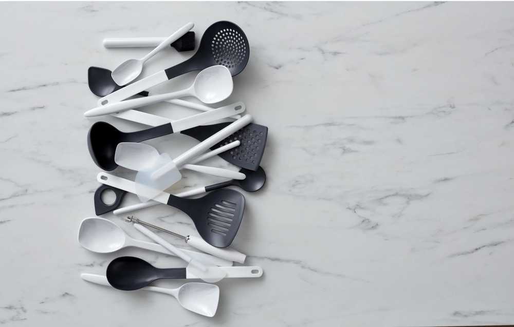 Rosti Kuchyňská lžíce malá Classic White