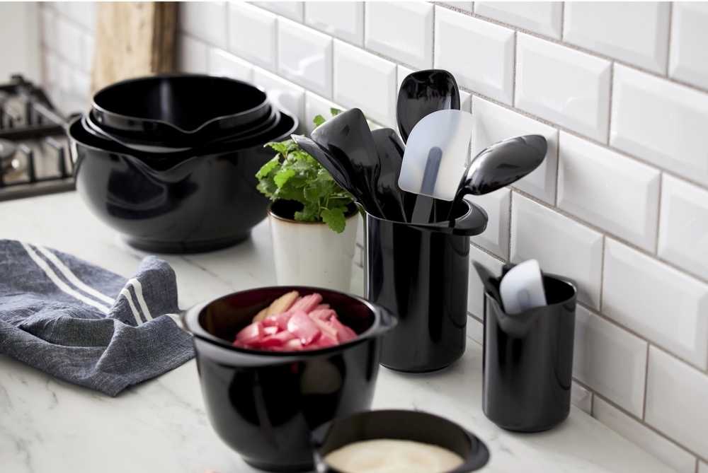 Rosti Kuchyňská lžíce široká Classic Black