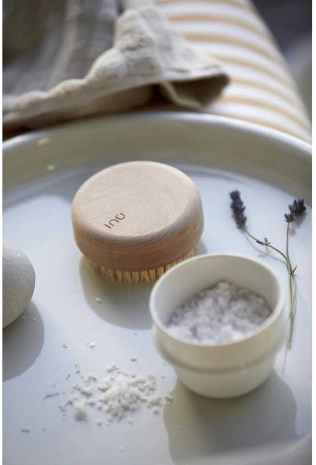 Zone Denmark Koupelný kartáč Inu 8,6 cm