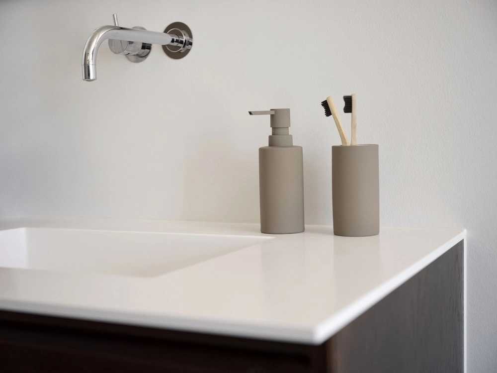 Zone Denmark Kelímek na zubní kartáček Solo Taupe