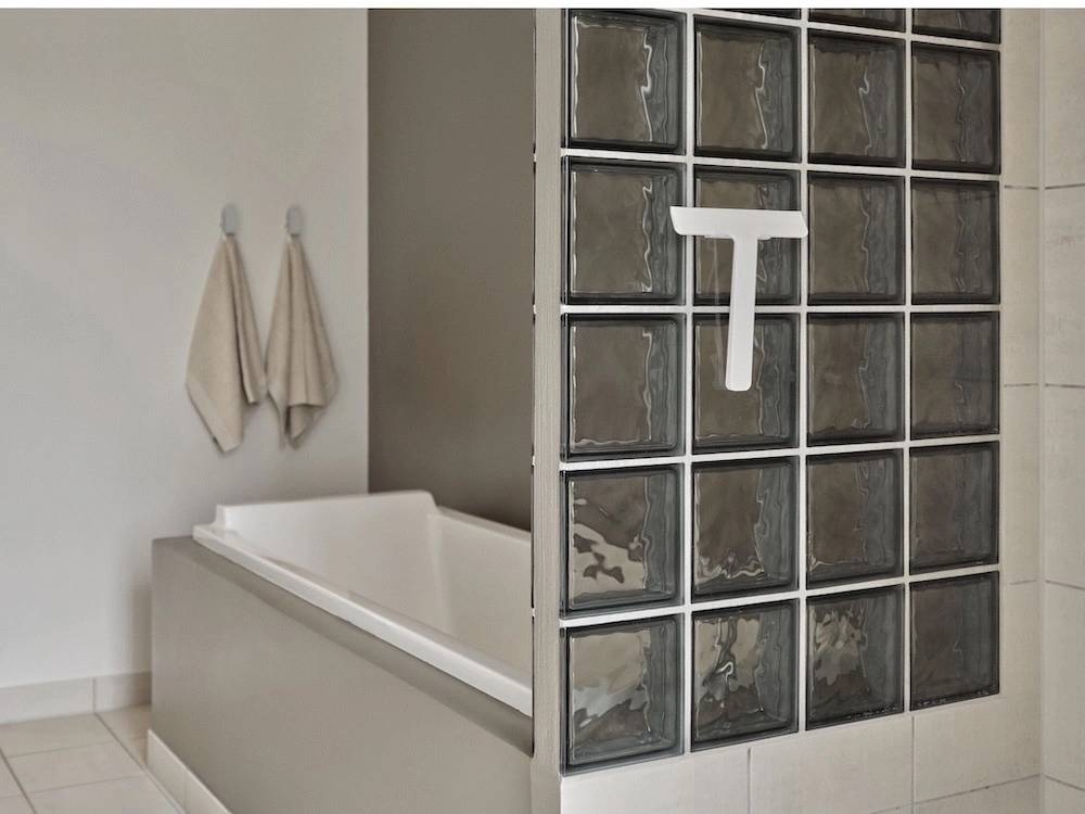 Zone Denmark Koupelnová stěrka se stojánkem Ume White