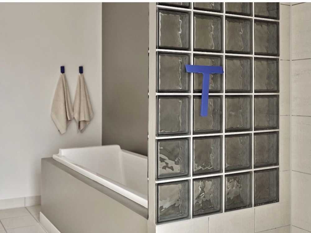 Zone Denmark Koupelnová stěrka se stojánkem Ume Indigo Blue