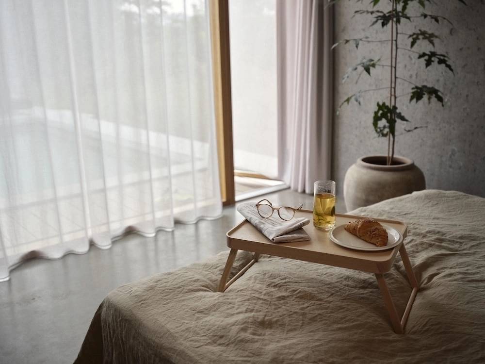 Zone Denmark Rozkládací stolek Inu Ash