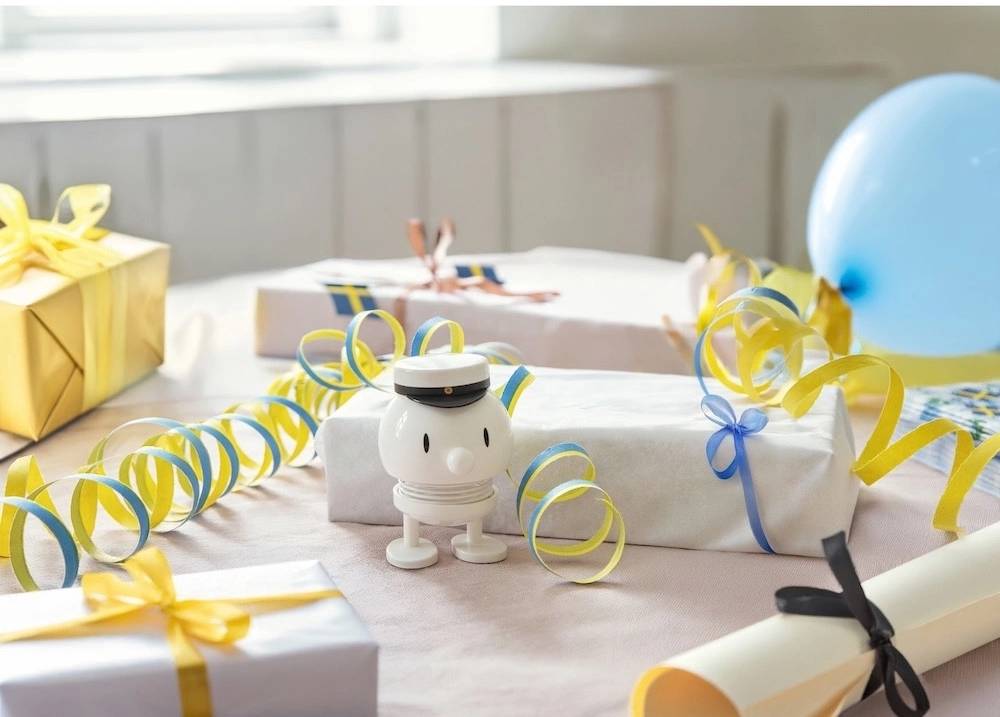 Hoptimist Figurka Hoptimist Švédsky student Bumble S White