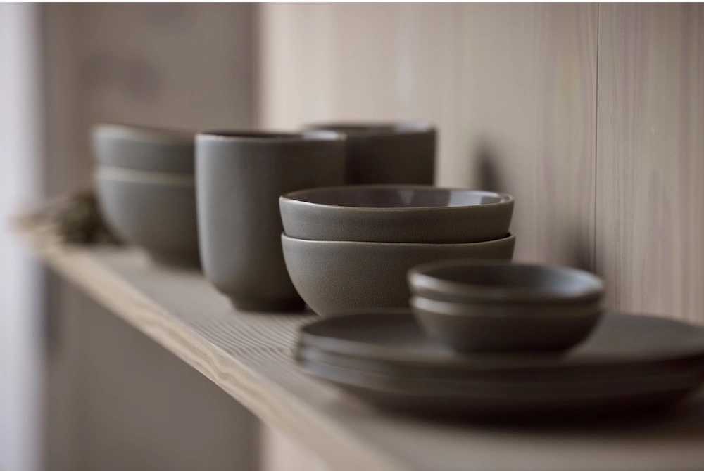 Villa Collection Kameninový mělký talíř Shoku Warm Brown 20 cm