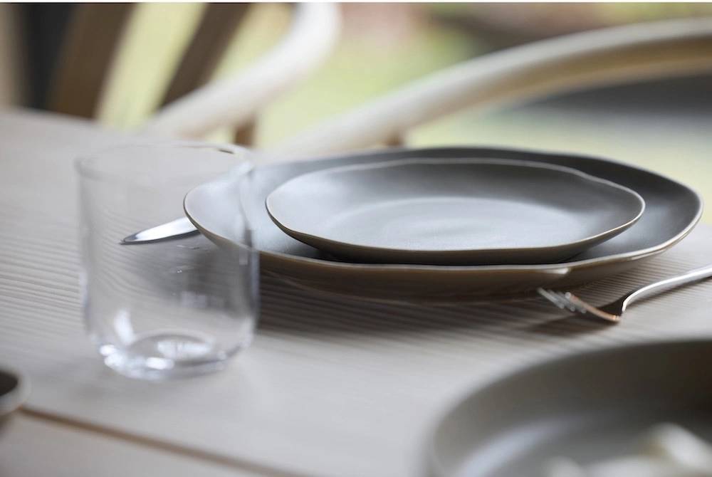 Villa Collection Kameninový mělký talíř Shoku Warm Brown 20 cm