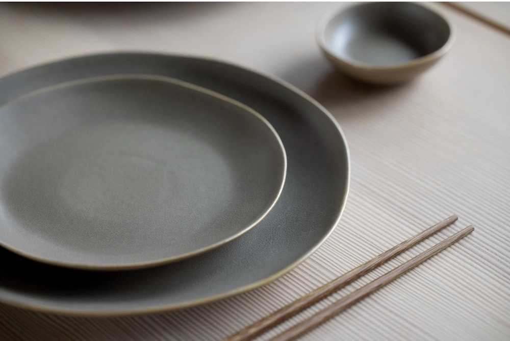 Villa Collection Kameninový mělký talíř Shoku Warm Brown 20 cm