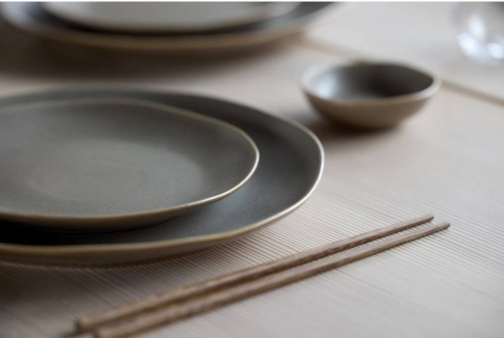 Villa Collection Kameninový mělký talíř Shoku Warm Brown 27 cm