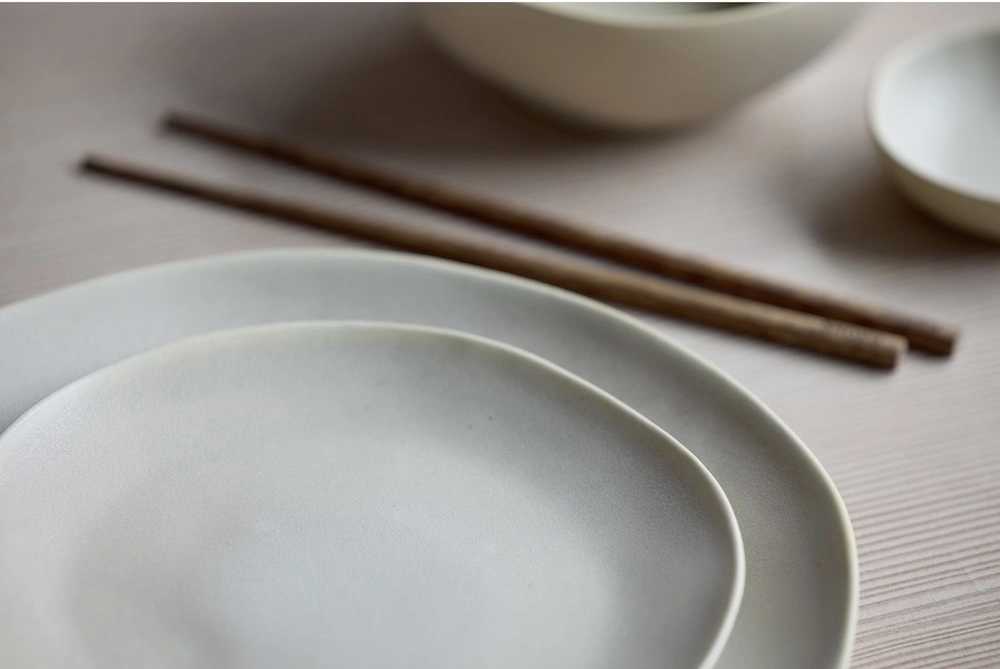 Villa Collection Kameninový mělký talíř Shoku Soft Beige 20 cm