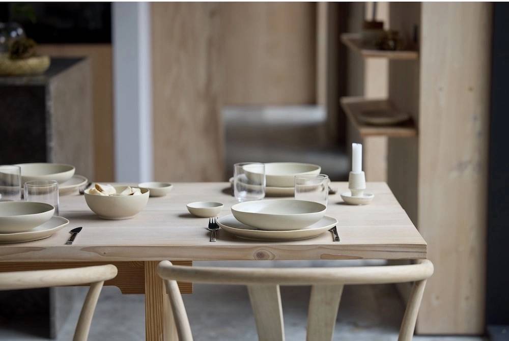 Villa Collection Kameninový mělký talíř Shoku Soft Beige 20 cm