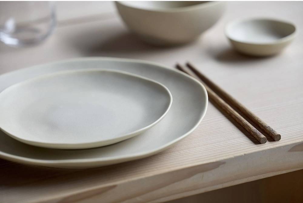 Villa Collection Kameninový mělký talíř Shoku Soft Beige 27 cm