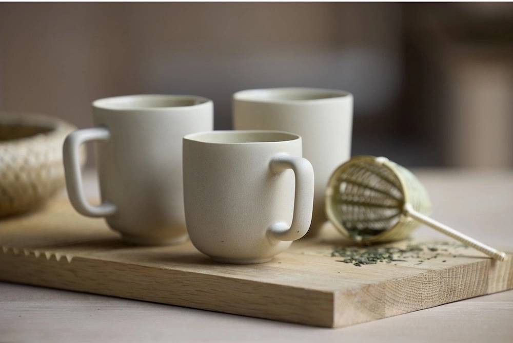 Villa Collection Kameninový hrnek Shoku Soft Beige 33 cl