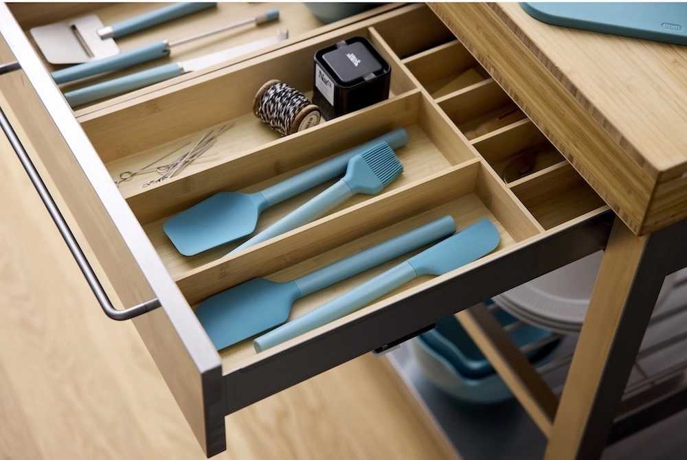 Rosti Úzká kuchyňská stěrka Emma Nordic Green