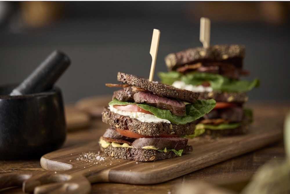 Holm Servírovací prkénko z akáciového dřeva 44x18 cm