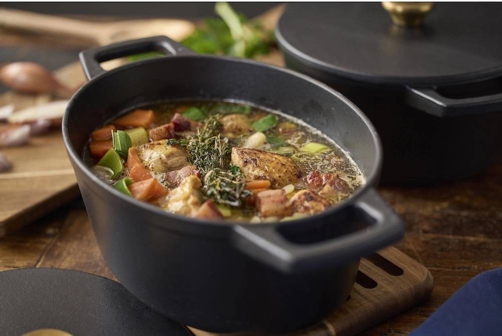 Holm Litinový kastrol oválný 3,8l Black